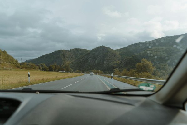 Quels sont les avantages d'intégrer un système de gestion des trajets pour les entreprises disposant d'une flotte de véhicules?